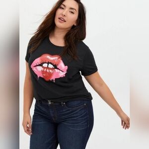 Torrid • Lips Graphic Tee